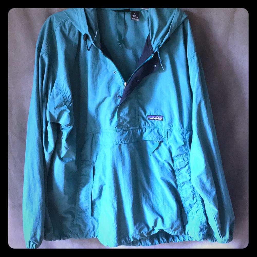 Vintage mens Patagonia pullover jacket.